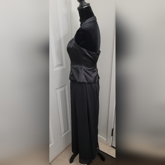 Chadwick's Evening Dress - Picture 5 of 10